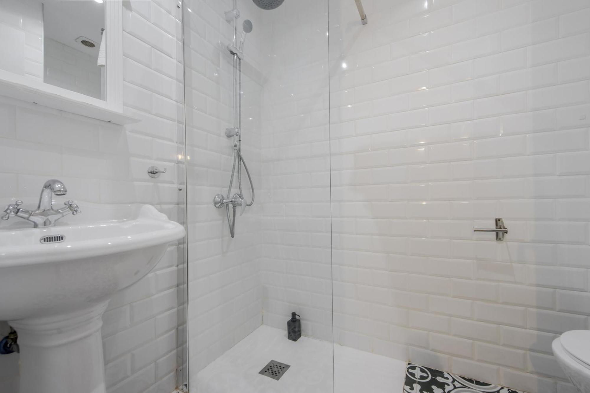 C-Cabeza Cool Apt Para 7 Al Lado De Tirso De Molina E1 Madrid Luaran gambar