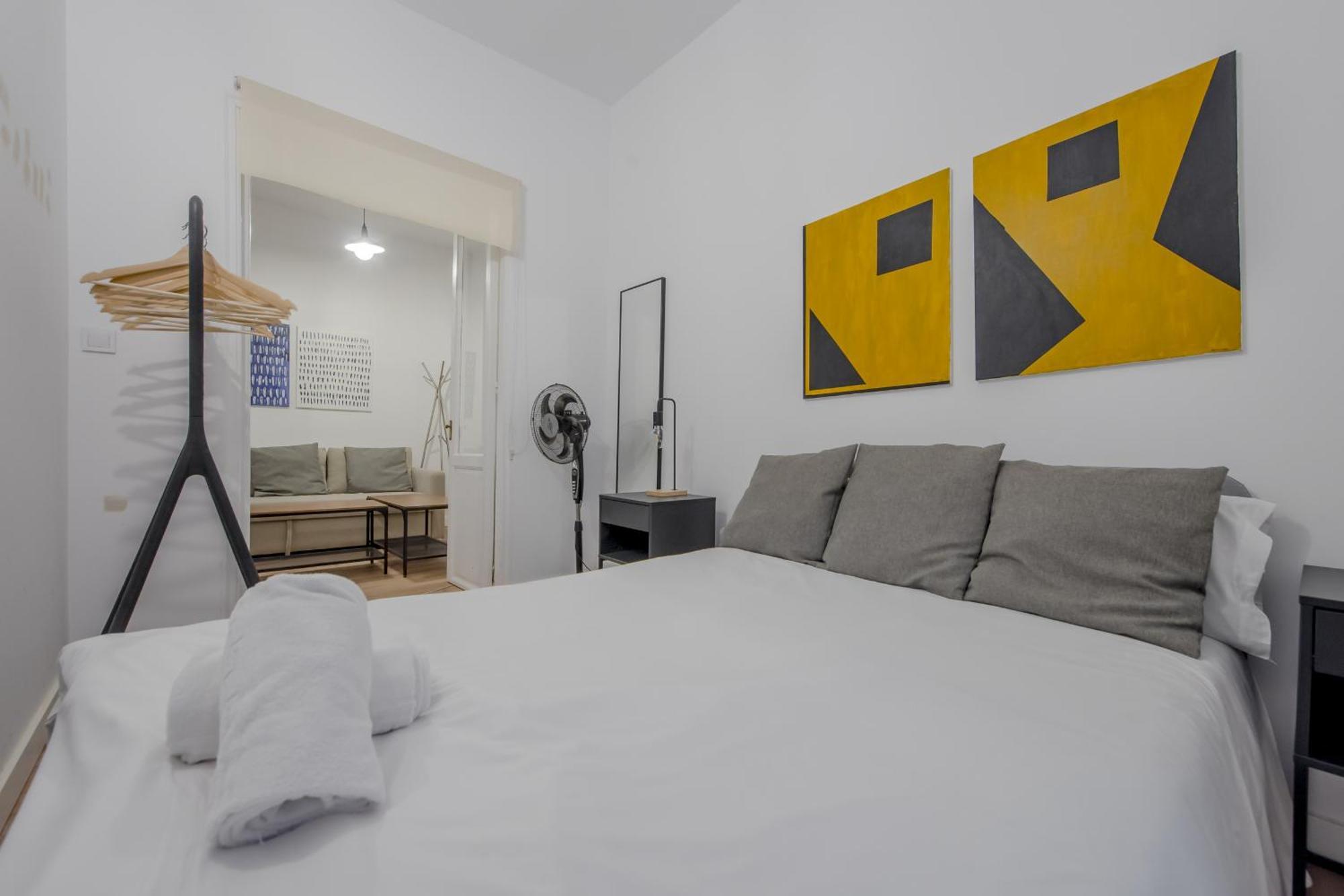 C-Cabeza Cool Apt Para 7 Al Lado De Tirso De Molina E1 Madrid Luaran gambar