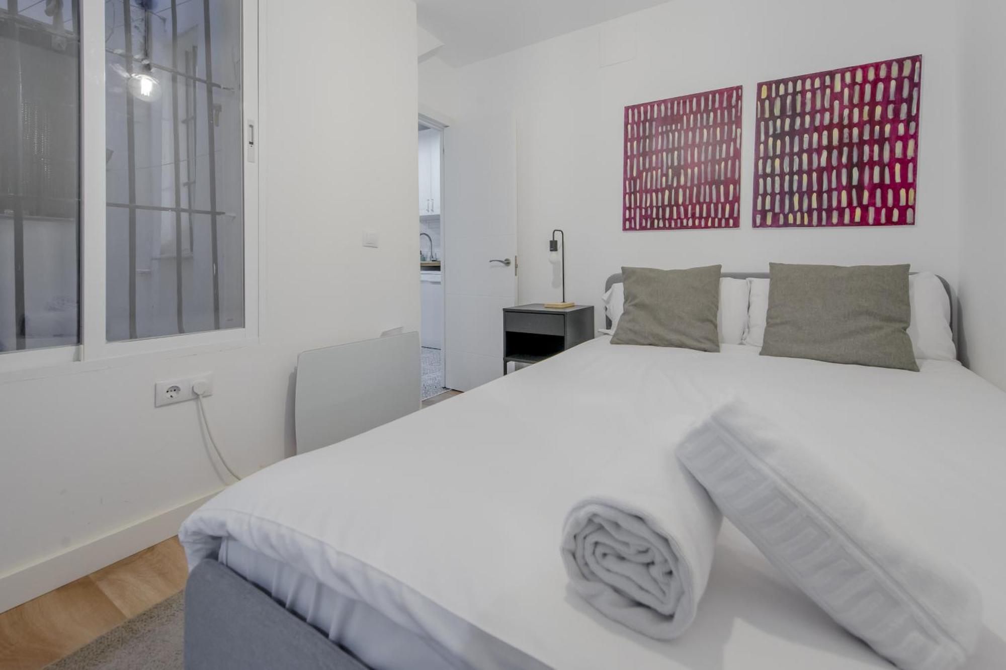 C-Cabeza Cool Apt Para 7 Al Lado De Tirso De Molina E1 Madrid Luaran gambar