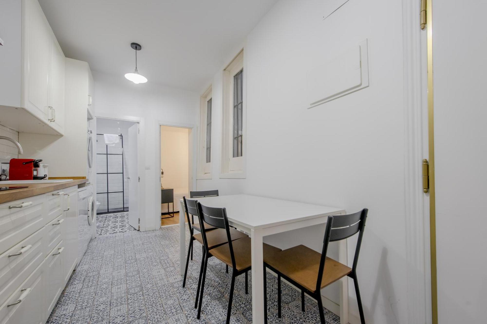 C-Cabeza Cool Apt Para 7 Al Lado De Tirso De Molina E1 Madrid Luaran gambar